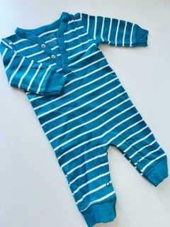 Enterito de algodon celeste rayado cuello V carters 3m(295)