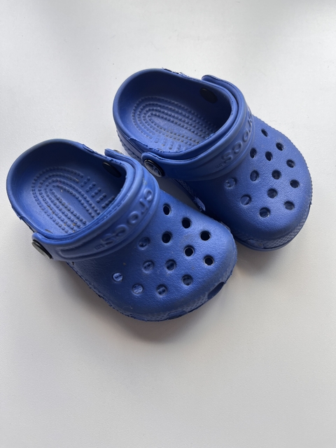 Crocs azules t2-3 t17-19 (110)