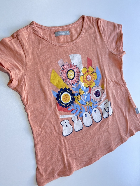 Remera rosa anaranjada con flores mimo t6 (155-20)