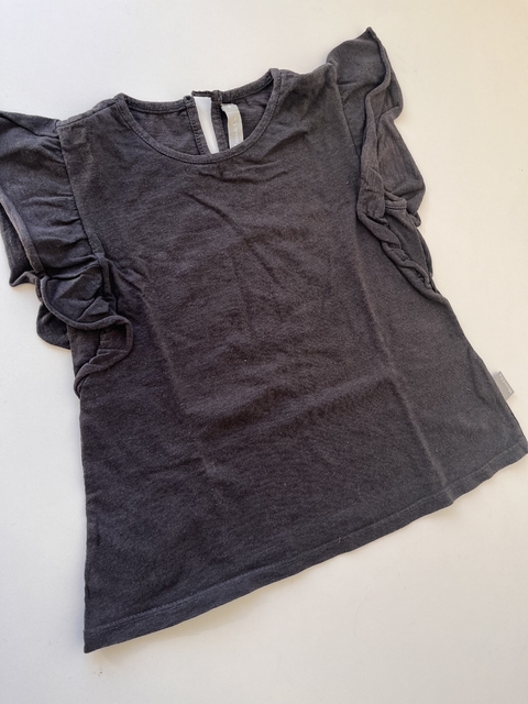Musculosa negra volados Mimo t4a)223)
