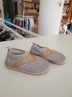 Zapatitos no caminates grises mimo t.18(296) en internet