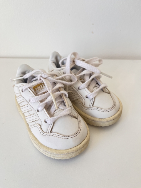 Zapatillas blancas Adidas t19 cuero (109)