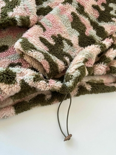 Buzo peludito Como Quieres camuflado rosa y verde (181) - comprar online