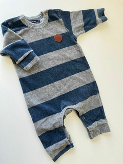 Enterito gris rayado azul de plush mimo rn(153)