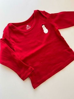 Remera ml roja muñeco nieve H/M 4-6m (139)