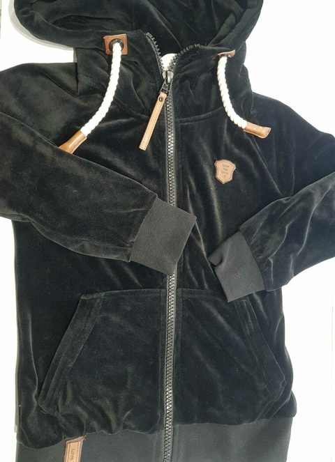 Campera plush negra ELV 12A (348)