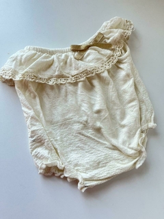 Body sin mangas y con volados beige 3m(276)