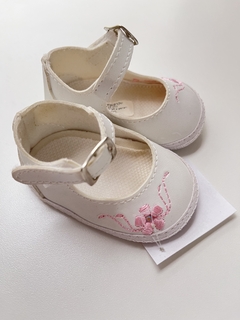 Zapatitos blancos con flor rosa GYD t14 (167) - comprar online