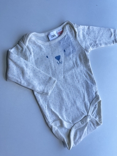 Body blanco Zara pintitas y oso celeste t1-3m (78)