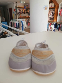 Zapatitos no caminates grises mimo t.18(296)