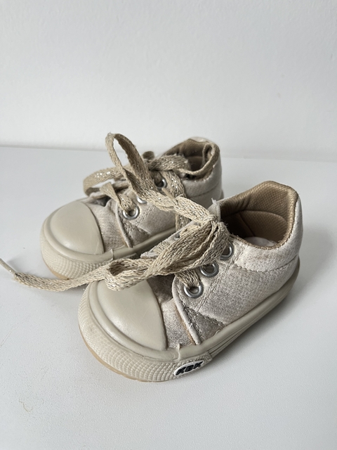 Zapatillas doradas The kickback t18 (282)