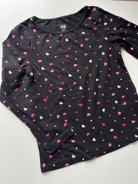 Remera negra corazones ml H&M 2-4a (87)