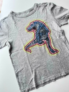 Remera Gris dino Gap t6 años(10)