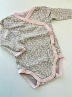 Body cruzado gris flores t3m Carters (255)a