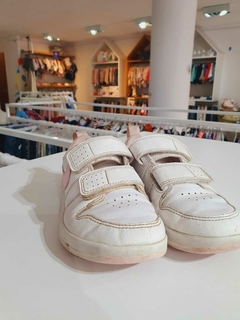 Zapatillas blancas logo rosa Nike T28-29 (117)