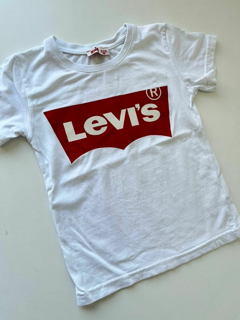 Remera blanca Levis t3a (01)2da seleccion