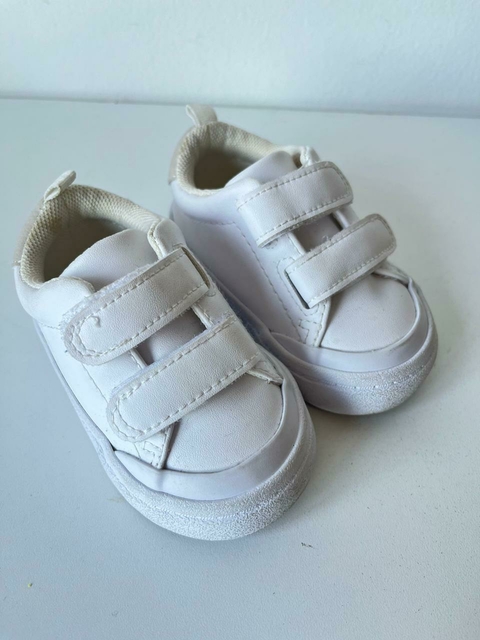 Zapatillas H&M blanca abrojo t18/19 (307)