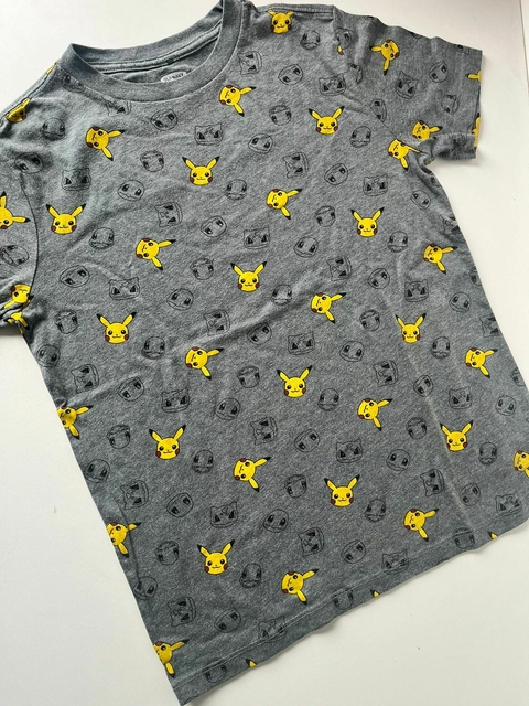 Remera gris pikachu Old navy t8a (310)
