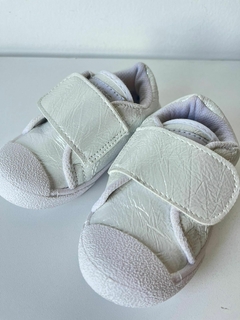Zapatillas blancas perladas NUEVAS mimo t21(179)