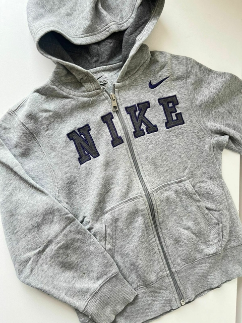 Campera gris frisa Nike t7-8a (187) - comprar online