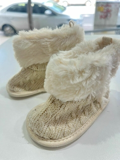 Botitas tejidas con peluche Carters t3/6m(347) en internet
