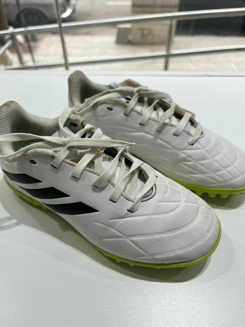 Botines adidas t31/2(26)