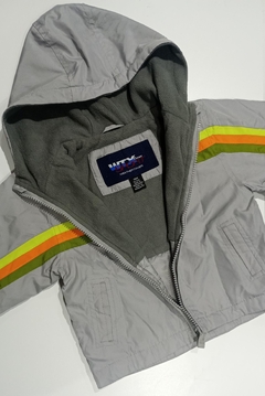 Campera gris con rayas fluor wtx sport T.18 M (369) en internet