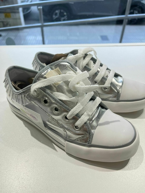 zapatillas nuevas couce plateada con vuelos T. 33 (106) - comprar online