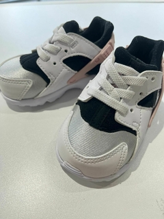 ZAPATILLAS GRIS Y ROSA NIKE T19.5 (399) - comprar online