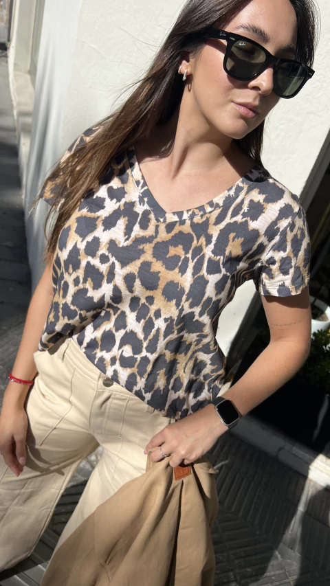 REMERA YVES LEOGAN - comprar online