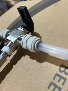 Llenadora de acero con manómetro con acoples - comprar online