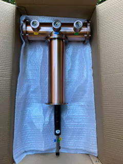 Pilón T de acero para 3 canillas Talos COBRE - comprar online