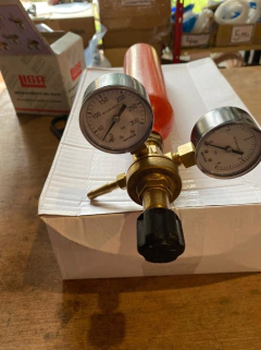 Regulador LIGA con 2 manómetros para drago en internet