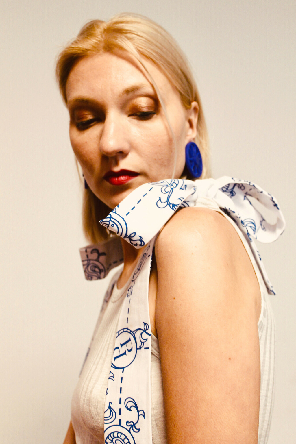 Musculosa Iris / Lazo Azul Y Blanco thumbnail 3