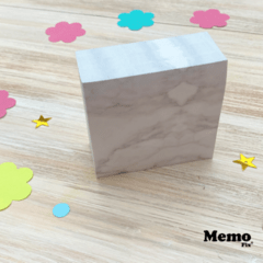 Cubo de Notas Adhesivas MemoFix Linea Estaciones Mármol Blanco 74x74mm x 300 hojas - MemoFix