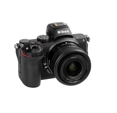 CÂMERA NIKON MIRRORLESS Z5 + LENTE NIKON 24-50 F/4-6.3 na internet