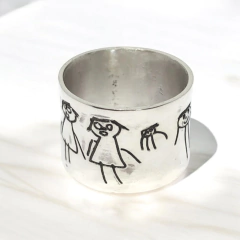 Anillo grabado de plata con tu dibujo!