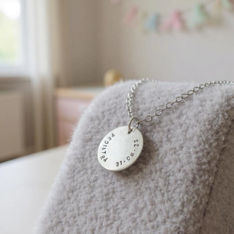 Collar de Plata con Dije Circular Grabado - comprar online