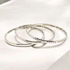 Engraved Half-Round Silver Bracelet - Tienda de Joyeros