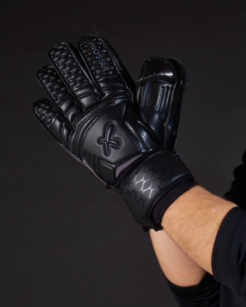 GUANTE DE ARQUERO JUNIOR PRO 4 MM ULTRA BLACK