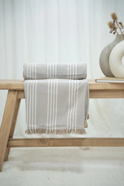 Manta Rústica Tejida KALPI - comprar online