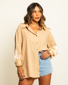 Camisa bordada