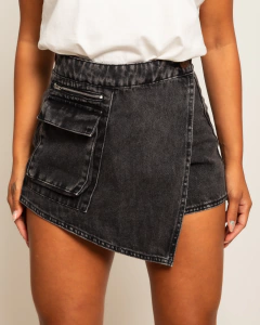 Short saia cargo na internet