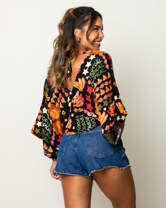 Blusa Tunes digital na internet