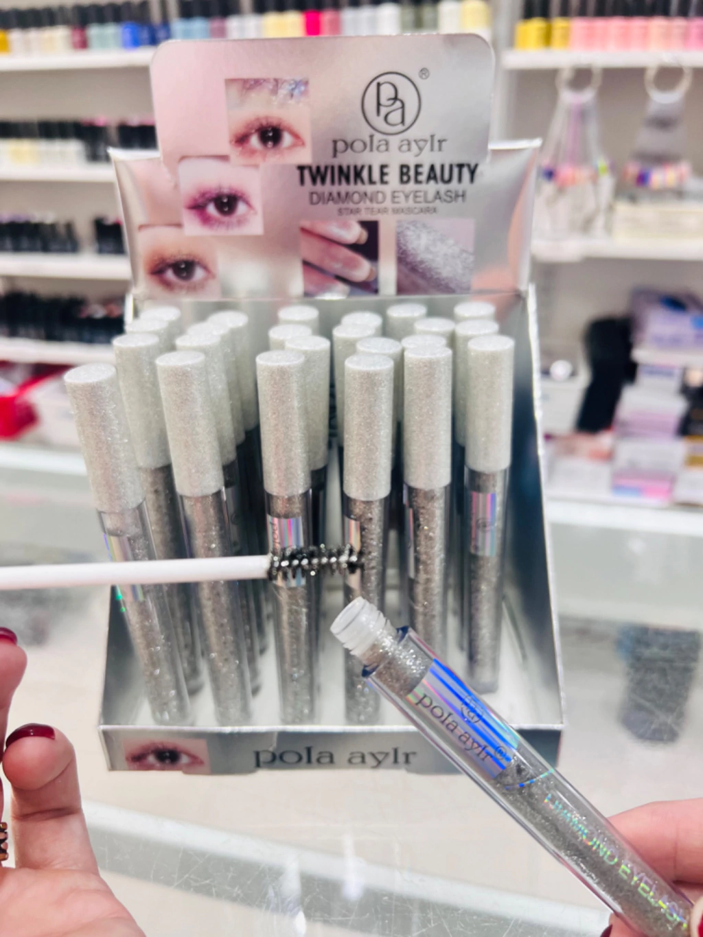 POLA MASCARA DE PESTAÑAS CON GLITTER