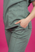 GALA PANTALÓN RECTO VERDE SECO - Amo Mi Ambo