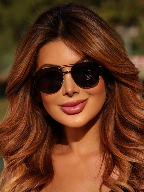 Óculos James redondo preto metal premium para revenda. Proteção UV400, resistente a riscos. Atacado Clush com personalização. Compre já!