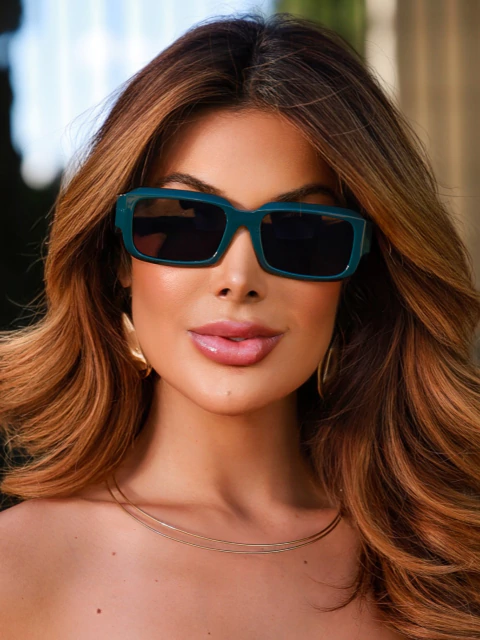 Óculos Óslo preto e verde acetato premium para revenda. Proteção UV400, formato retangular moderno. Compre no atacado Clush e lucre até 233%!