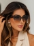 Óculos Lorena quadrado azul em acetato, lente resistente UV400. Revenda entre R$59,90-R$199,90. Compre no atacado Clush e personalize com sua marca!