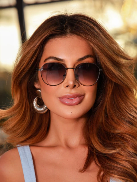 Óculos James redondo preto degradê metal premium para revenda. Proteção UV400, resistente a riscos. Atacado Clush com personalização. Compre já!